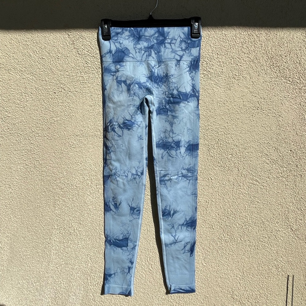 Tie dye scrunch leggings